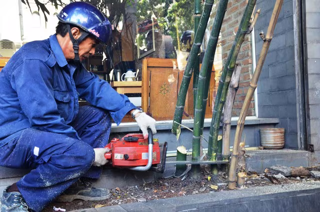 "Xế hộp" hơn 8 tỷ đồng bị lãnh đạo UBND quận 1 cho cẩu về trụ sở ảnh 3 "Xế hộp" hơn 8 tỷ đồng bị lãnh đạo UBND quận 1 cho cẩu về trụ sở ảnh 3