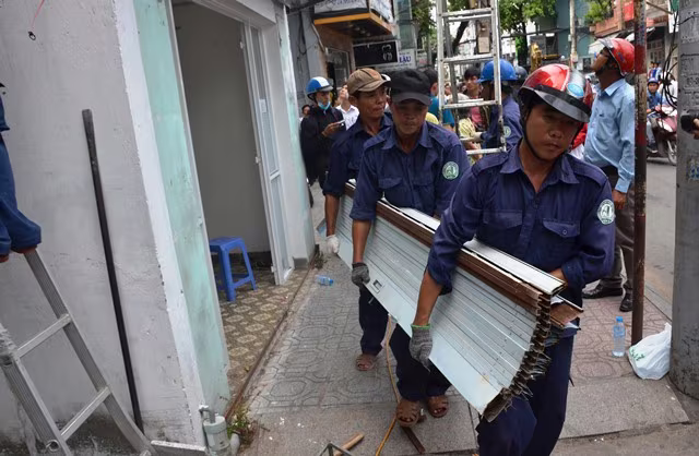 Quận 1 phá bỏ bậc thềm khách sạn 5 sao New World ảnh 4 Quận 1 phá bỏ bậc thềm khách sạn 5 sao New World ảnh 4