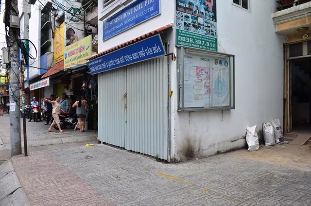 Quận 1 phá bỏ bậc thềm khách sạn 5 sao New World ảnh 2 Quận 1 phá bỏ bậc thềm khách sạn 5 sao New World ảnh 2