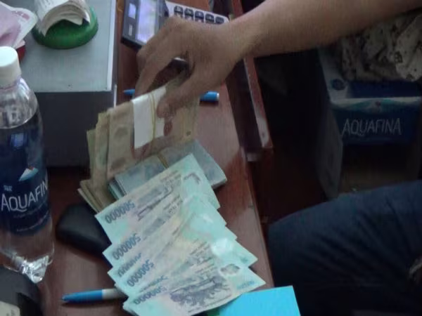 Triệt phá ổ nhóm cờ bạc trá hình ở ven đô ảnh 4 Triệt phá ổ nhóm cờ bạc trá hình ở ven đô ảnh 4