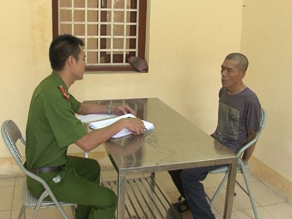 Vừa leo lên xe trộm cắp định bỏ trốn thì bị phát hiện bắt giữ ảnh 1 Vừa leo lên xe trộm cắp định bỏ trốn thì bị phát hiện bắt giữ ảnh 1