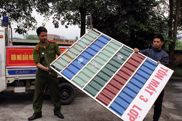 Đa số học sinh đội mũ bảo hiểm khi điều khiển xe đạp điện ảnh 8 Đa số học sinh đội mũ bảo hiểm khi điều khiển xe đạp điện ảnh 8