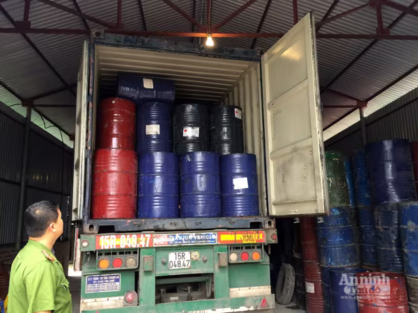 Có gì bên trong cơ sở kinh doanh mỡ động vật không rõ nguồn gốc? ảnh 2 Có gì bên trong cơ sở kinh doanh mỡ động vật không rõ nguồn gốc? ảnh 2