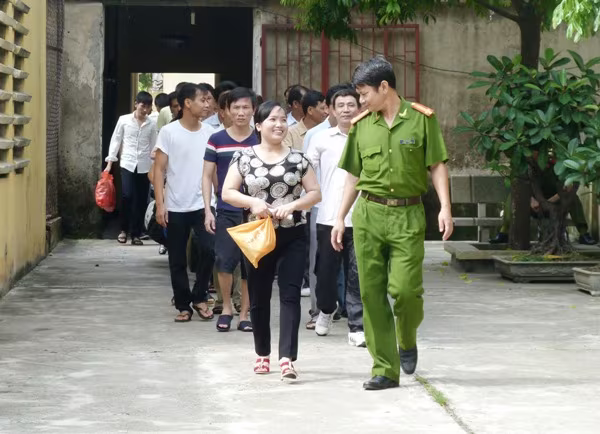 Cuộc sống mới bắt đầu từ những nụ cười và nước mắt ảnh 9 Cuộc sống mới bắt đầu từ những nụ cười và nước mắt ảnh 9