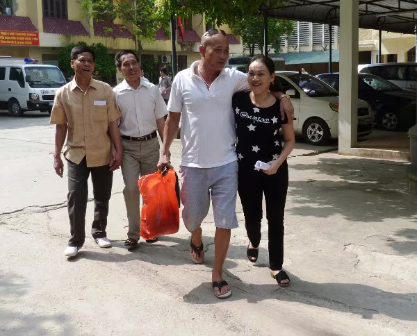 Cuộc sống mới bắt đầu từ những nụ cười và nước mắt ảnh 13 Cuộc sống mới bắt đầu từ những nụ cười và nước mắt ảnh 13