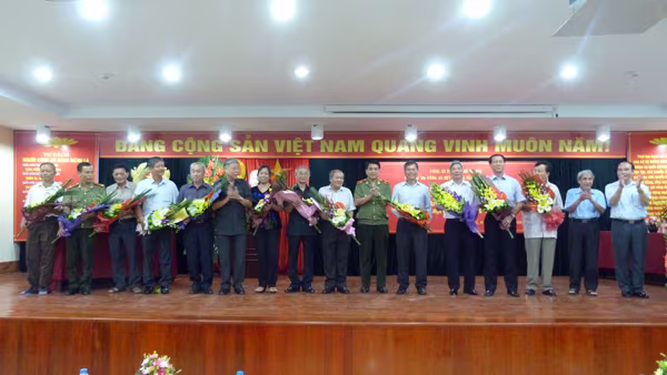 Ra mắt Ban chủ nhiệm mới CLB Công an hưu trí Hà Nội khu vực Hà Đông  ảnh 6