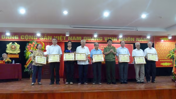 Ra mắt Ban chủ nhiệm mới CLB Công an hưu trí Hà Nội khu vực Hà Đông  ảnh 4