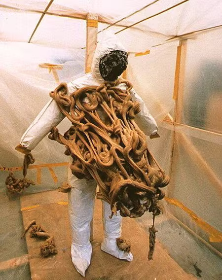 10 loại vũ khí phi sát thương mới và 'hiểm độc'