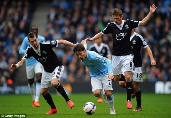 Nasri ghi bàn thắng tranh cãi, Man City thắng dễ Southampton ảnh 1 Nasri ghi bàn thắng tranh cãi, Man City thắng dễ Southampton ảnh 1