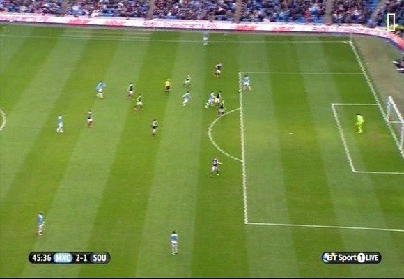 Nasri ghi bàn thắng tranh cãi, Man City thắng dễ Southampton ảnh 2 Nasri ghi bàn thắng tranh cãi, Man City thắng dễ Southampton ảnh 2