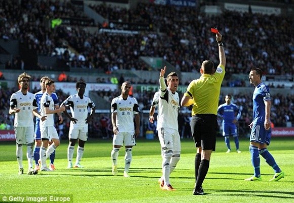 “Người hùng” Demba Ba ảnh 2 “Người hùng” Demba Ba ảnh 2