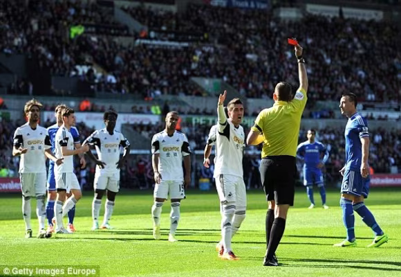 “Người hùng” Demba Ba  ảnh 2