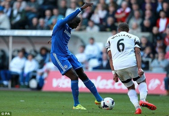“Người hùng” Demba Ba ảnh 3 “Người hùng” Demba Ba ảnh 3
