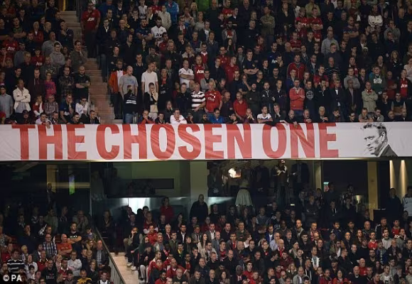 Tấm biển “Người được chọn” rời sân Old Trafford cùng David Moyes ảnh 1 Tấm biển “Người được chọn” rời sân Old Trafford cùng David Moyes ảnh 1