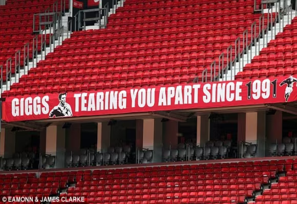 Tấm biển “Người được chọn” rời sân Old Trafford cùng David Moyes ảnh 3 Tấm biển “Người được chọn” rời sân Old Trafford cùng David Moyes ảnh 3