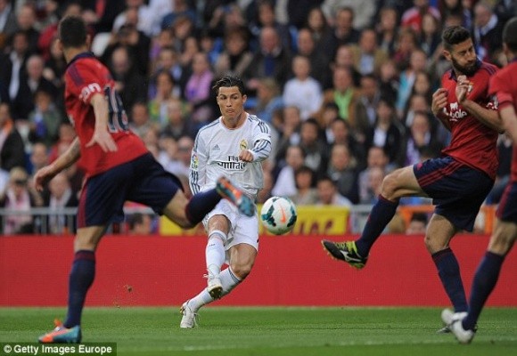 Ronaldo lập cú đúp, Real thắng dễ Osasuna ảnh 2 Ronaldo lập cú đúp, Real thắng dễ Osasuna ảnh 2
