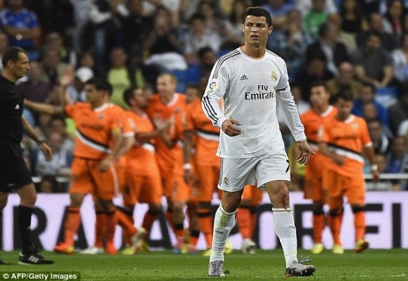 Siêu phẩm ở phút bù giờ của Ronaldo giải cứu Real ảnh 3 Siêu phẩm ở phút bù giờ của Ronaldo giải cứu Real ảnh 3