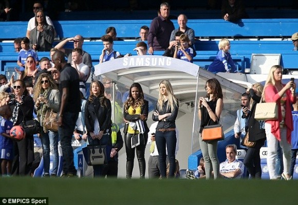 Dàn WAGs thành London khoe sắc ảnh 1 Dàn WAGs thành London khoe sắc ảnh 1