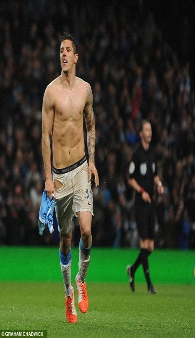Sao Man City ăn mừng bàn thắng bằng cách… khoe “quần chip” ảnh 1 Sao Man City ăn mừng bàn thắng bằng cách… khoe “quần chip” ảnh 1