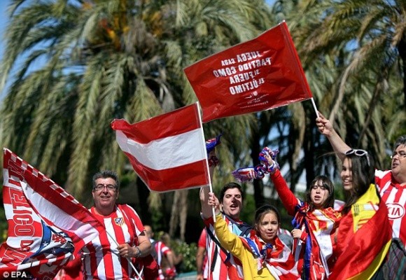 Chùm ảnh: Fan Real và Atletico khuấy động Lisbon ảnh 7 Chùm ảnh: Fan Real và Atletico khuấy động Lisbon ảnh 7