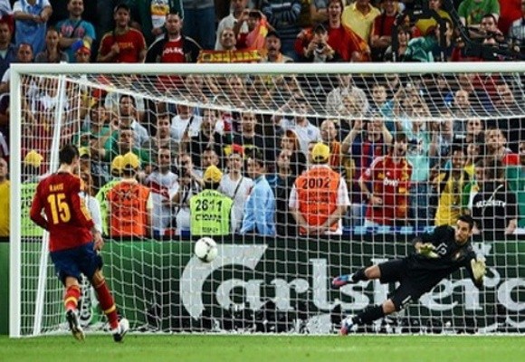 Sao tuyển Tây Ban Nha trình diễn siêu phẩm Panenka trên sân tập ảnh 1 Sao tuyển Tây Ban Nha trình diễn siêu phẩm Panenka trên sân tập ảnh 1