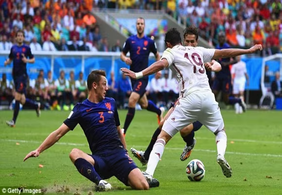 Robben và Persie lập cú đúp, Hà Lan ngược dòng hạ gục Tây Ban Nha 5-1 ảnh 1 Robben và Persie lập cú đúp, Hà Lan ngược dòng hạ gục Tây Ban Nha 5-1 ảnh 1