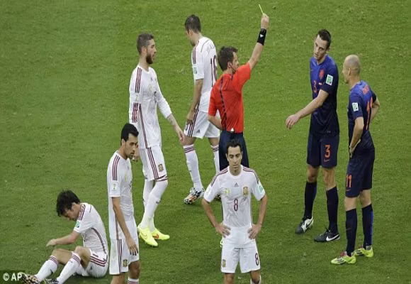 Robben và Persie lập cú đúp, Hà Lan ngược dòng hạ gục Tây Ban Nha 5-1 ảnh 3 Robben và Persie lập cú đúp, Hà Lan ngược dòng hạ gục Tây Ban Nha 5-1 ảnh 3