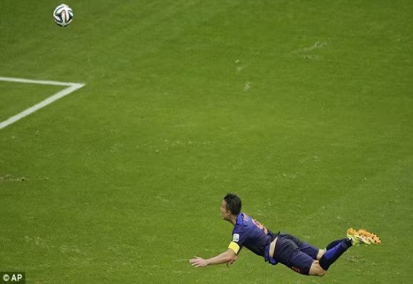 Robben và Persie lập cú đúp, Hà Lan ngược dòng hạ gục Tây Ban Nha 5-1 ảnh 4 Robben và Persie lập cú đúp, Hà Lan ngược dòng hạ gục Tây Ban Nha 5-1 ảnh 4