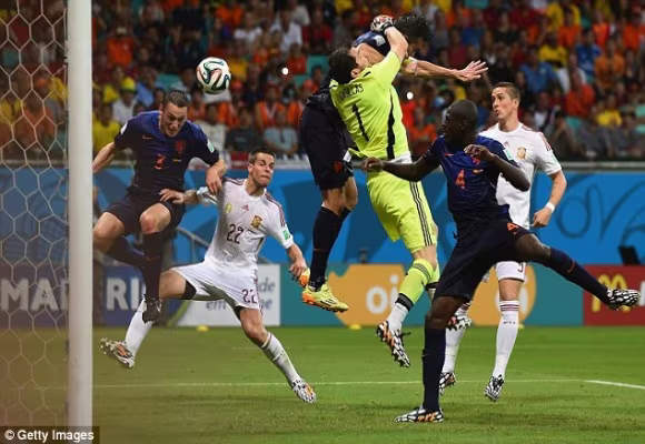 Robben và Persie lập cú đúp, Hà Lan ngược dòng hạ gục Tây Ban Nha 5-1 ảnh 6 Robben và Persie lập cú đúp, Hà Lan ngược dòng hạ gục Tây Ban Nha 5-1 ảnh 6