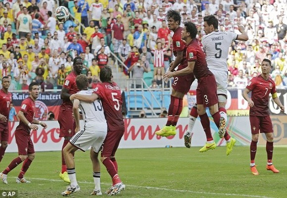Muller lập hat-trick, Xe tăng Đức “nghiền nát” Bồ Đào Nha ảnh 3 Muller lập hat-trick, Xe tăng Đức “nghiền nát” Bồ Đào Nha ảnh 3