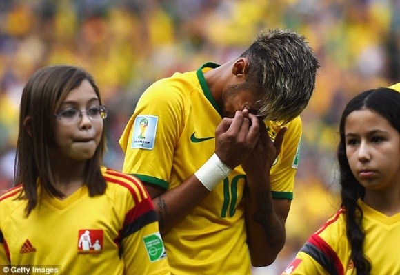 Neymar nức nở khi cử hành quốc ca Brazil ảnh 1 Neymar nức nở khi cử hành quốc ca Brazil ảnh 1