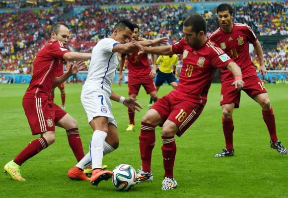 Địa chấn ở Maracana: Tây Ban Nha trở thành cựu vô địch thế giới ảnh 1 Địa chấn ở Maracana: Tây Ban Nha trở thành cựu vô địch thế giới ảnh 1