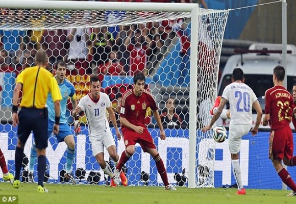 Địa chấn ở Maracana: Tây Ban Nha trở thành cựu vô địch thế giới ảnh 4 Địa chấn ở Maracana: Tây Ban Nha trở thành cựu vô địch thế giới ảnh 4
