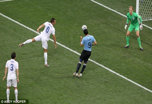 Suarez lập cú đúp giúp Uruguay nhấn chìm tuyển Anh ảnh 5 Suarez lập cú đúp giúp Uruguay nhấn chìm tuyển Anh ảnh 5