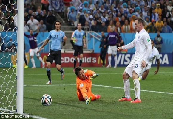 Suarez lập cú đúp giúp Uruguay nhấn chìm tuyển Anh ảnh 7 Suarez lập cú đúp giúp Uruguay nhấn chìm tuyển Anh ảnh 7