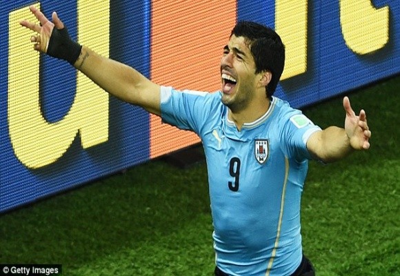 Suarez lập cú đúp giúp Uruguay nhấn chìm tuyển Anh ảnh 10 Suarez lập cú đúp giúp Uruguay nhấn chìm tuyển Anh ảnh 10