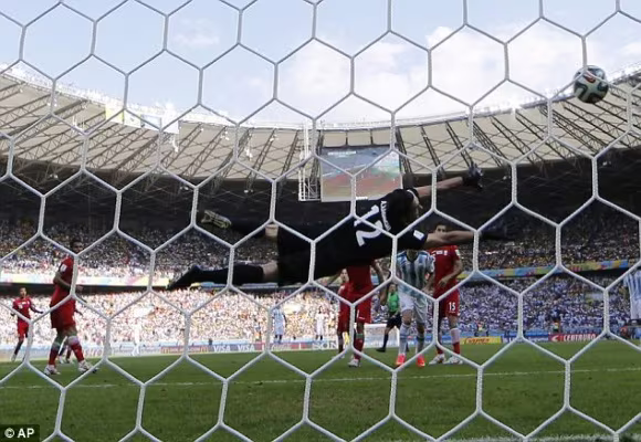 Lóe sáng phút bù giờ, Messi đưa Argentina vào vòng 16 đội ảnh 7 Lóe sáng phút bù giờ, Messi đưa Argentina vào vòng 16 đội ảnh 7