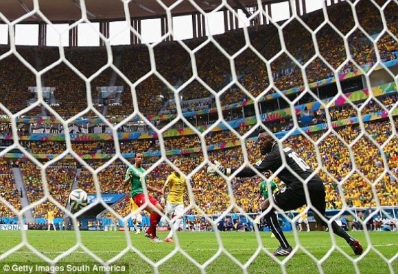 Thắng tưng bừng 4-1 trước Cameroon, Brazil “né” Hà Lan ảnh 2 Thắng tưng bừng 4-1 trước Cameroon, Brazil “né” Hà Lan ảnh 2