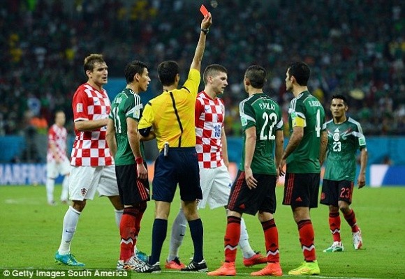 Thắng tưng bừng 4-1 trước Cameroon, Brazil “né” Hà Lan ảnh 8 Thắng tưng bừng 4-1 trước Cameroon, Brazil “né” Hà Lan ảnh 8