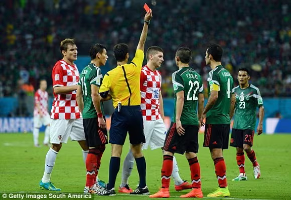 Thắng tưng bừng 4-1 trước Cameroon, Brazil “né” Hà Lan ảnh 8 Thắng tưng bừng 4-1 trước Cameroon, Brazil “né” Hà Lan ảnh 8