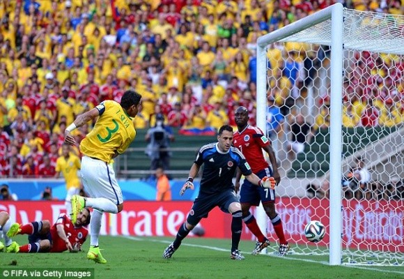 David Luiz lập siêu phẩm, trọng tài đưa chủ nhà Brazil vào bán kết ảnh 1 David Luiz lập siêu phẩm, trọng tài đưa chủ nhà Brazil vào bán kết ảnh 1