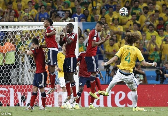 David Luiz lập siêu phẩm, trọng tài đưa chủ nhà Brazil vào bán kết ảnh 5 David Luiz lập siêu phẩm, trọng tài đưa chủ nhà Brazil vào bán kết ảnh 5