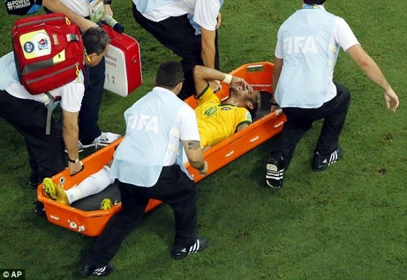 Cận cảnh tình huống dẫn tới chấn thương nghiêm trọng khiến Neymar chia tay World Cup ảnh 6 Cận cảnh tình huống dẫn tới chấn thương nghiêm trọng khiến Neymar chia tay World Cup ảnh 6