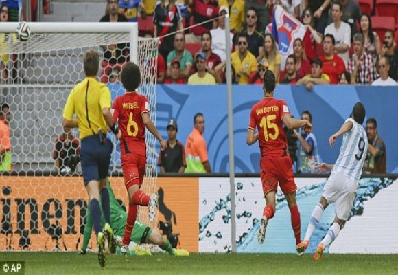 Siêu phẩm đá nối của Higuain đưa Argentina vào bán kết ảnh 3 Siêu phẩm đá nối của Higuain đưa Argentina vào bán kết ảnh 3
