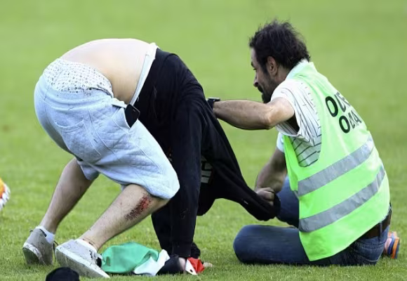 Sốc: Bạo loạn làm gián đoạn trận đấu giữa Maccabi Haifa và Lille ảnh 6 Sốc: Bạo loạn làm gián đoạn trận đấu giữa Maccabi Haifa và Lille ảnh 6