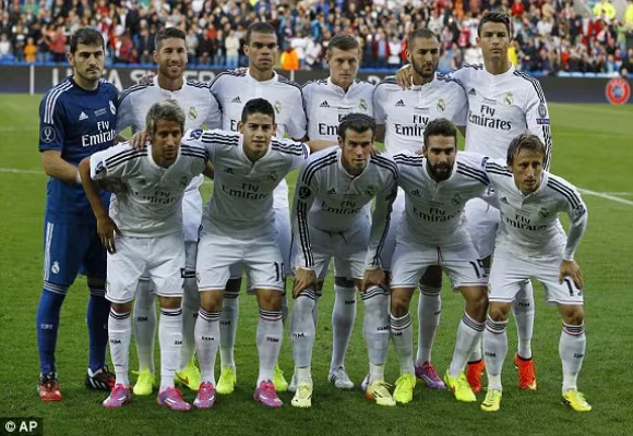 Ronaldo lập cú đúp trong ngày “dải ngân hà” tỏa sáng ảnh 1 Ronaldo lập cú đúp trong ngày “dải ngân hà” tỏa sáng ảnh 1