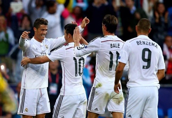 Ronaldo lập cú đúp trong ngày “dải ngân hà” tỏa sáng ảnh 5 Ronaldo lập cú đúp trong ngày “dải ngân hà” tỏa sáng ảnh 5