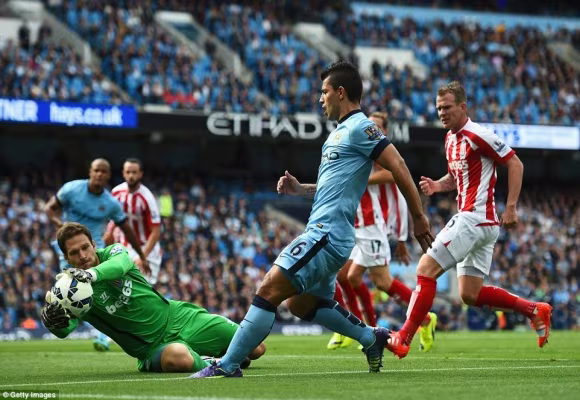 Màn bứt tốc siêu đẳng của cựu cầu thủ M.U khiến Man City ôm hận ảnh 1 Màn bứt tốc siêu đẳng của cựu cầu thủ M.U khiến Man City ôm hận ảnh 1
