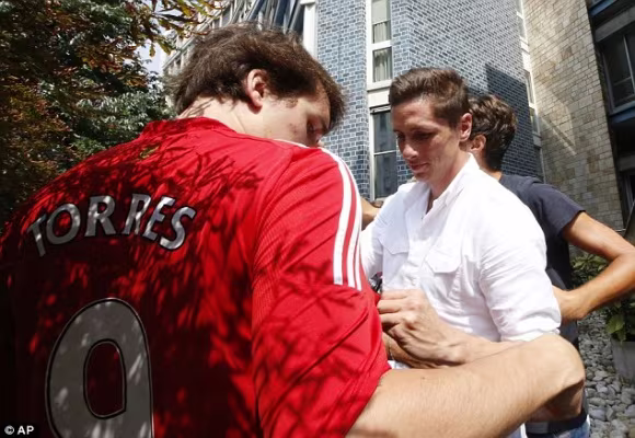 “Hàng thải” của Chelsea được fan chào đón nồng nhiệt ở Milan ảnh 4 “Hàng thải” của Chelsea được fan chào đón nồng nhiệt ở Milan ảnh 4