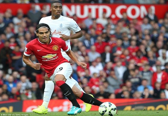 "Mãnh hổ" Falcao ra mắt đầy tự tin trong ngày Rooney đi vào lịch sử ảnh 1 "Mãnh hổ" Falcao ra mắt đầy tự tin trong ngày Rooney đi vào lịch sử ảnh 1